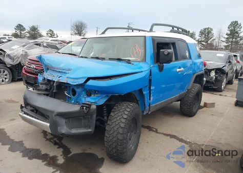 2007 Toyota Fj Cruiser z USA, uszkodzony, nr VIN JTEBU11F270004160